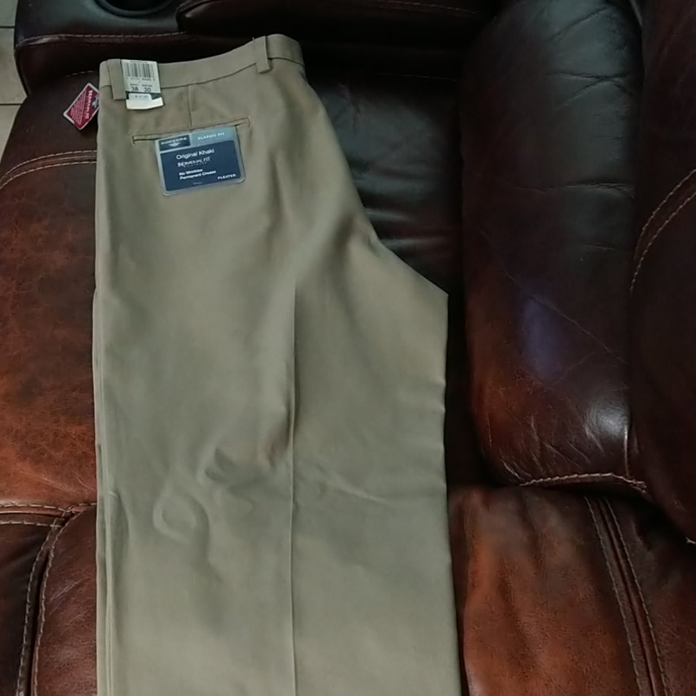 Men's khakis